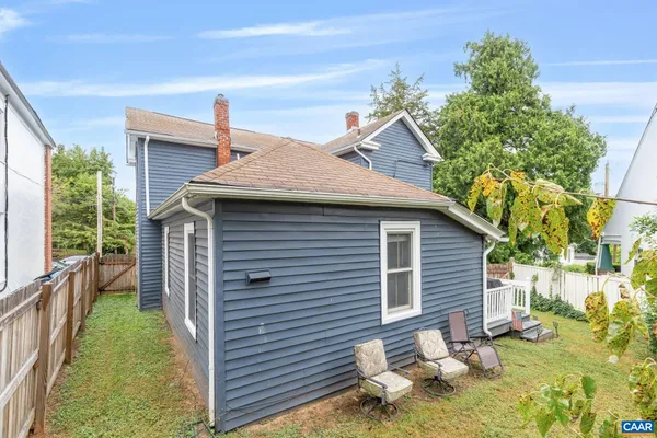 $2,500 | 800 Anderson Street, Charlottesville, VA 22903