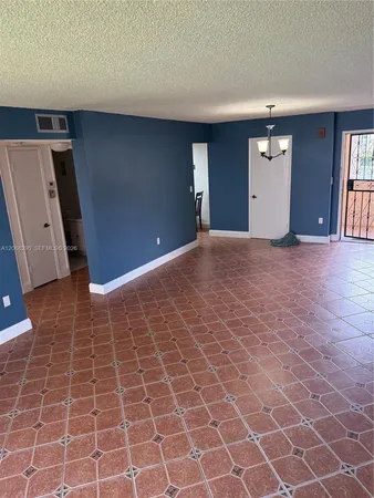 $195,900 | 702 Northwest 87th Avenue, Unit 213, Miami, FL 33172