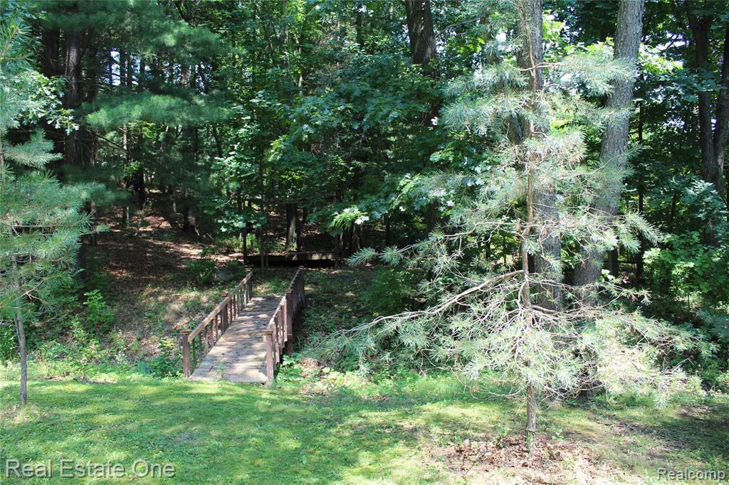 8259 Chilson Road Pinckney, MI 48169 - Photo 27 of 37