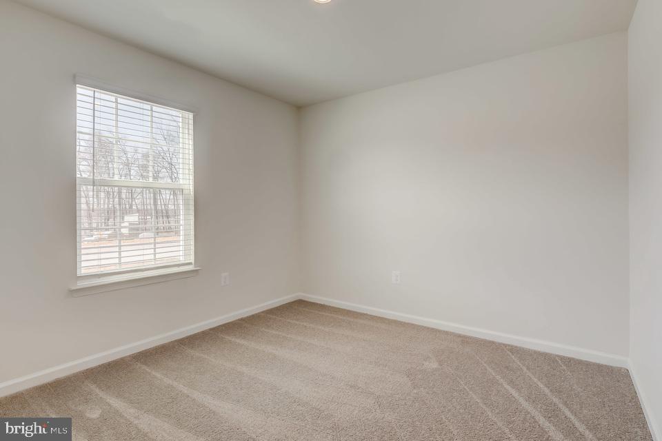 140 Rappahannock Run Falling Waters, WV 25419 - Photo 6 of 47