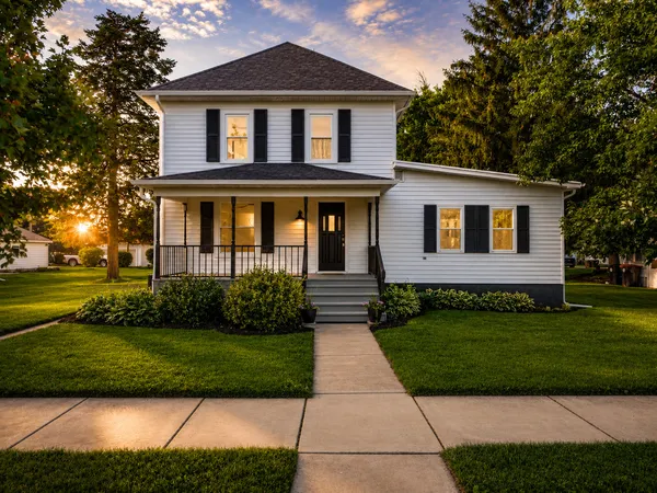 $269,900 | 316 West Santa Fe Avenue, Toluca, IL 61369