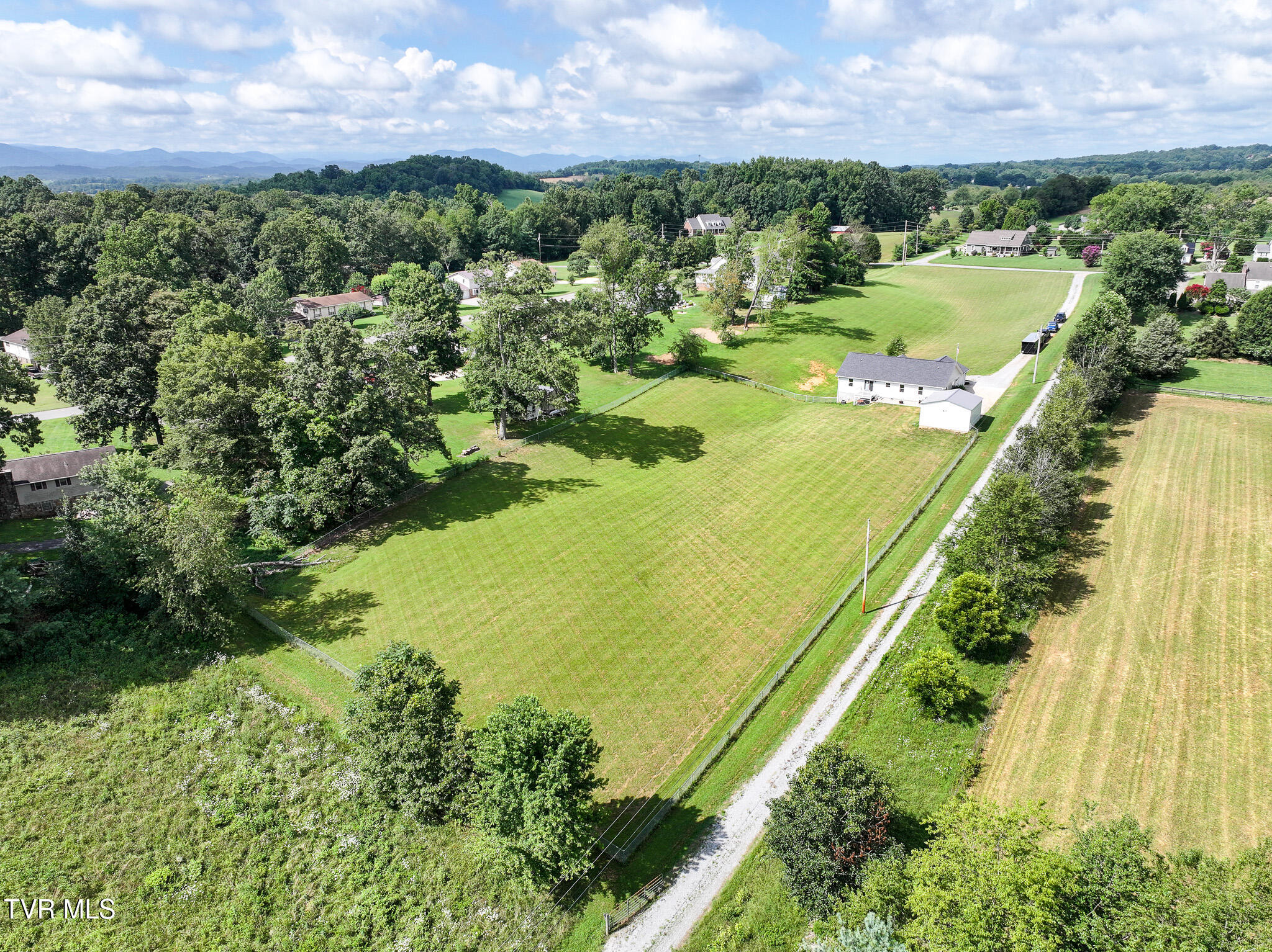 1575 Old Shiloh Road Greeneville, TN 37745 - Photo 10 of 46 12