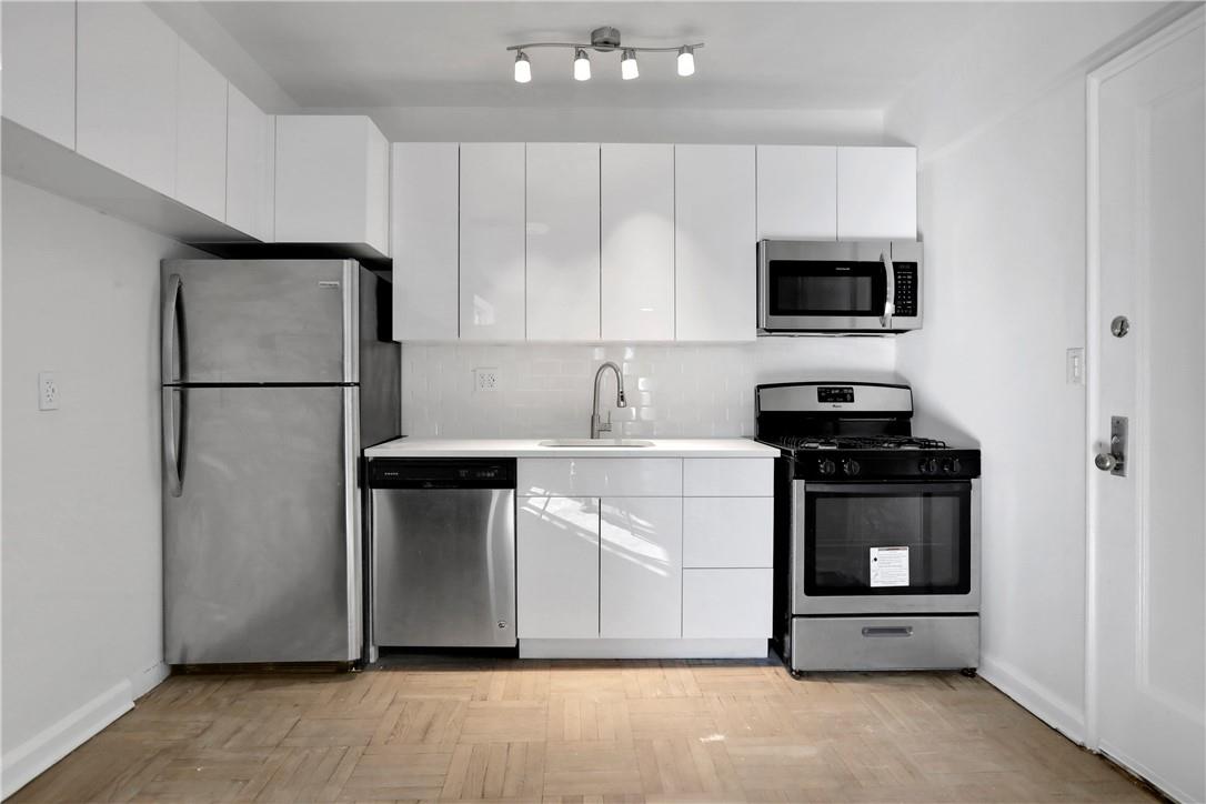 220 Pelham Road, Unit 3L New Rochelle, NY 10805 - Photo 1 of 1 Kitchen