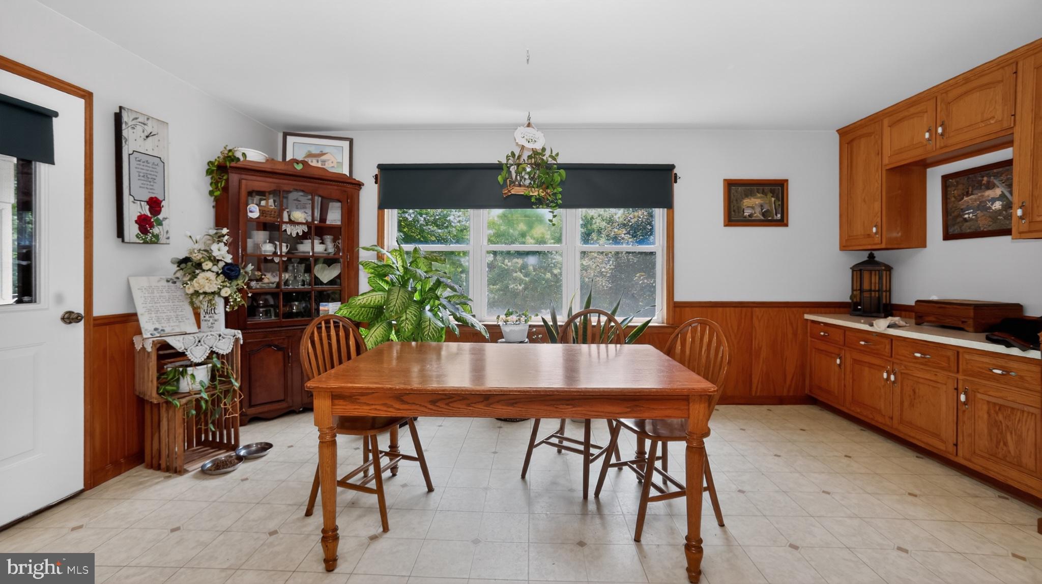 257 Hill Road New Holland, PA 17557 - Photo 57 of 94 Bright and inviting dining space.