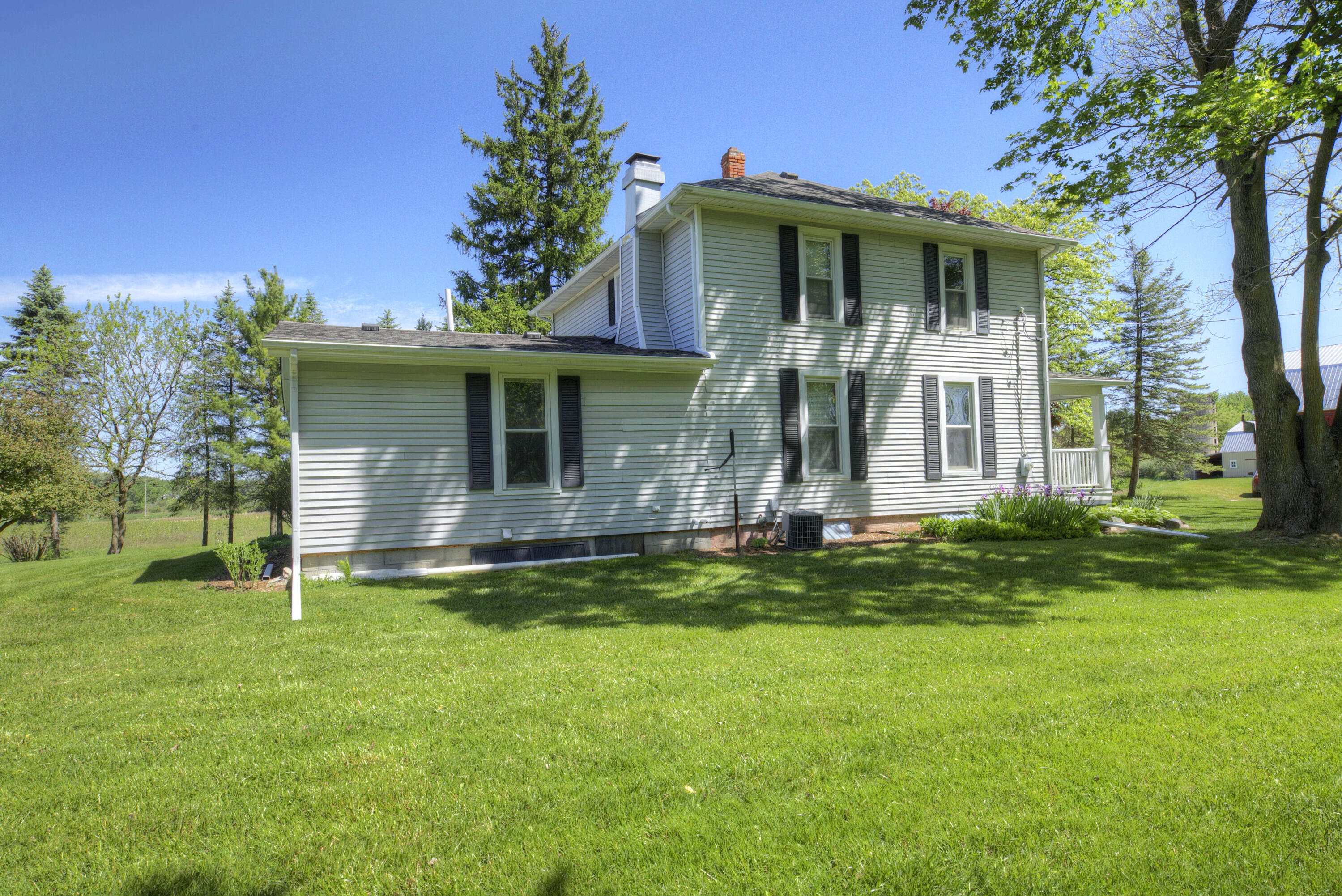 15610 Arnold Road Gregory, MI 48137 - Photo 9 of 90 Side close up
