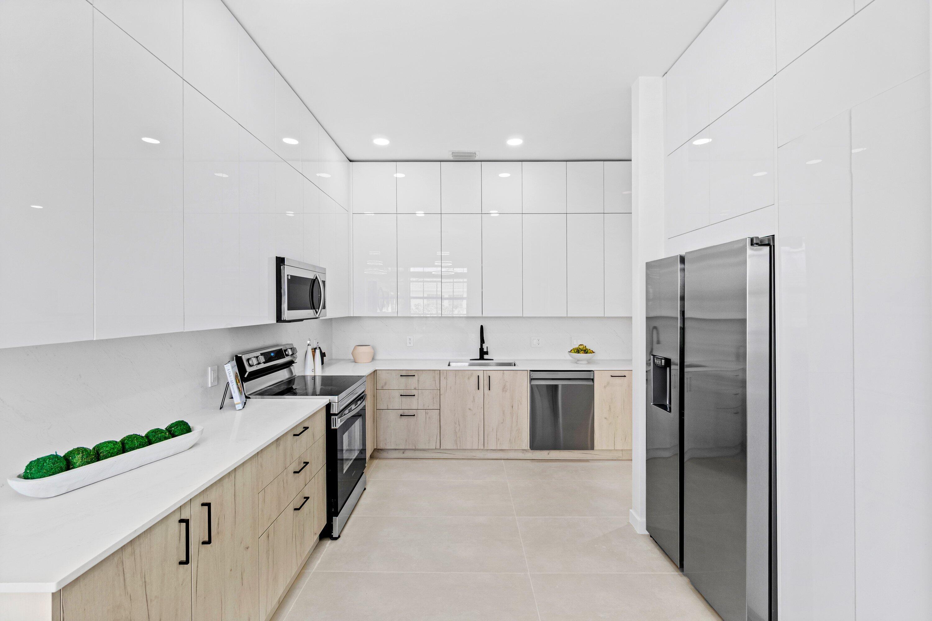 5166 Lake Catalina Drive, Unit D Boca Raton, FL 33496 - Photo 13 of 57 Kitchen
