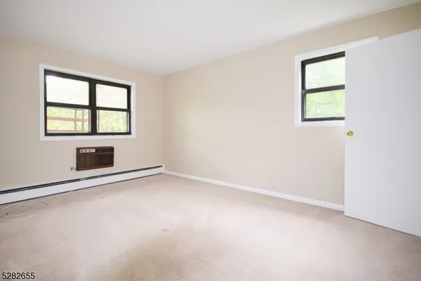 $1,900 | 1 Colonial Drive, Unit 1B, Little Falls, NJ 07424