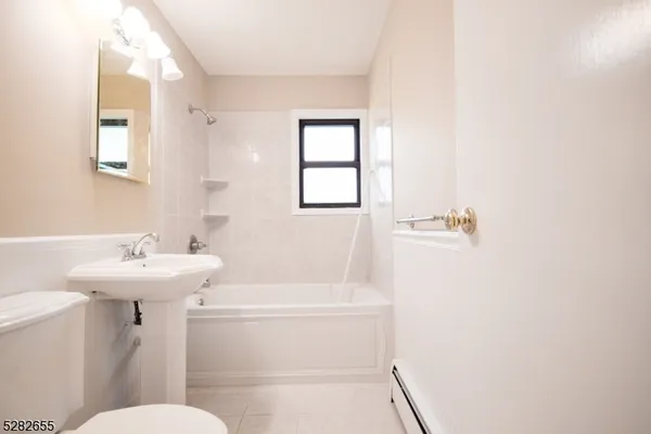 $1,900 | 1 Colonial Drive, Unit 1B, Little Falls, NJ 07424