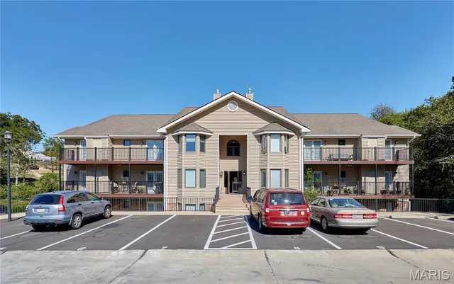 $212,000 | 4501 Eli Drive, Unit K, St. Louis, MO 63128