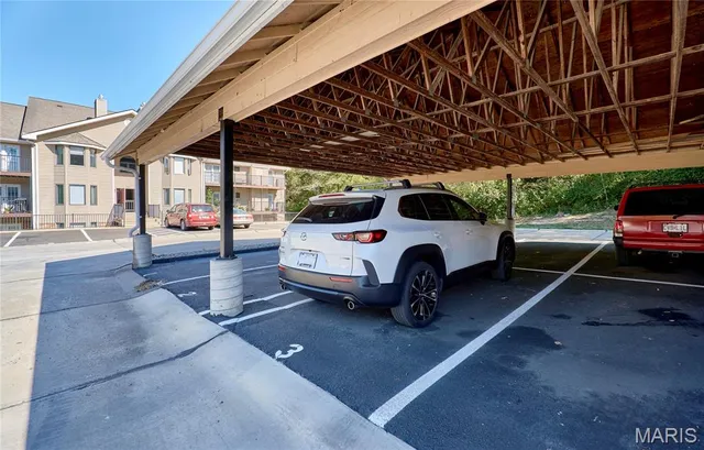 $212,000 | 4501 Eli Drive, Unit K, St. Louis, MO 63128