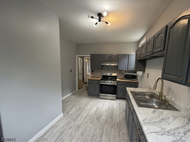 280 South 6th Street, Unit 2 Newark, NJ 07103 - Photo 11 of 13