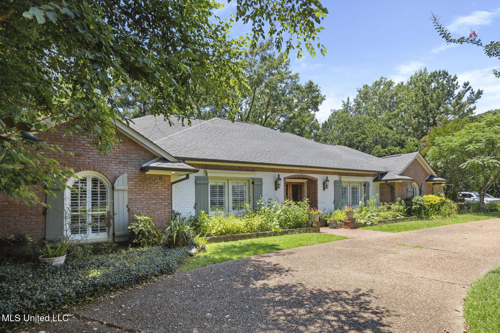 127 Winged Foot Circle Jackson, MS 39211 - Photo 5 of 59 127 Winged Foot Circle-42