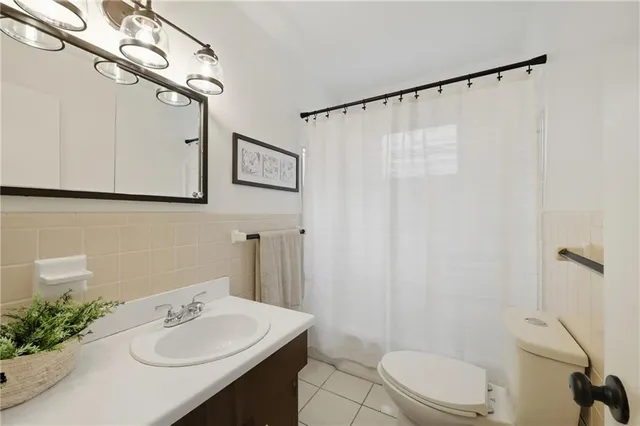 $245,000 | 825 East 75th Street, Kansas City, MO 64131