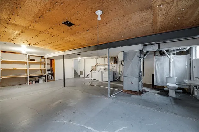 $245,000 | 825 East 75th Street, Kansas City, MO 64131