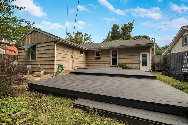 $245,000 | 825 East 75th Street, Kansas City, MO 64131