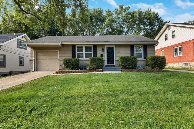 $245,000 | 825 East 75th Street, Kansas City, MO 64131