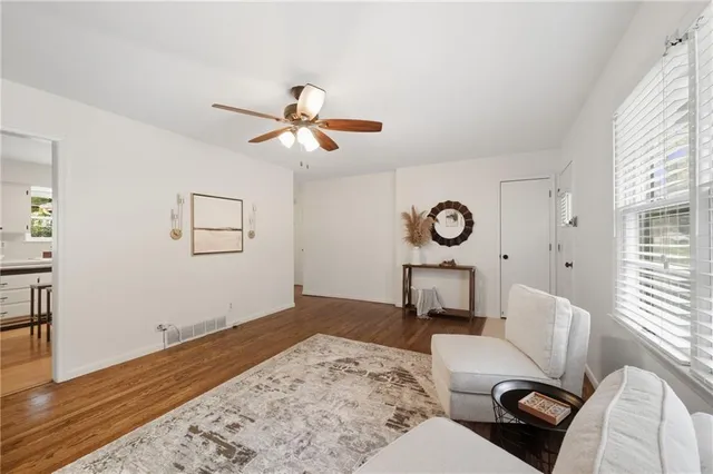 $245,000 | 825 East 75th Street, Kansas City, MO 64131