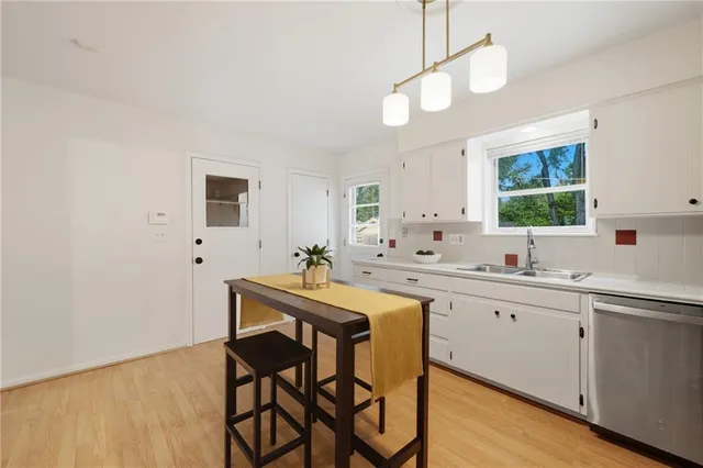 $245,000 | 825 East 75th Street, Kansas City, MO 64131