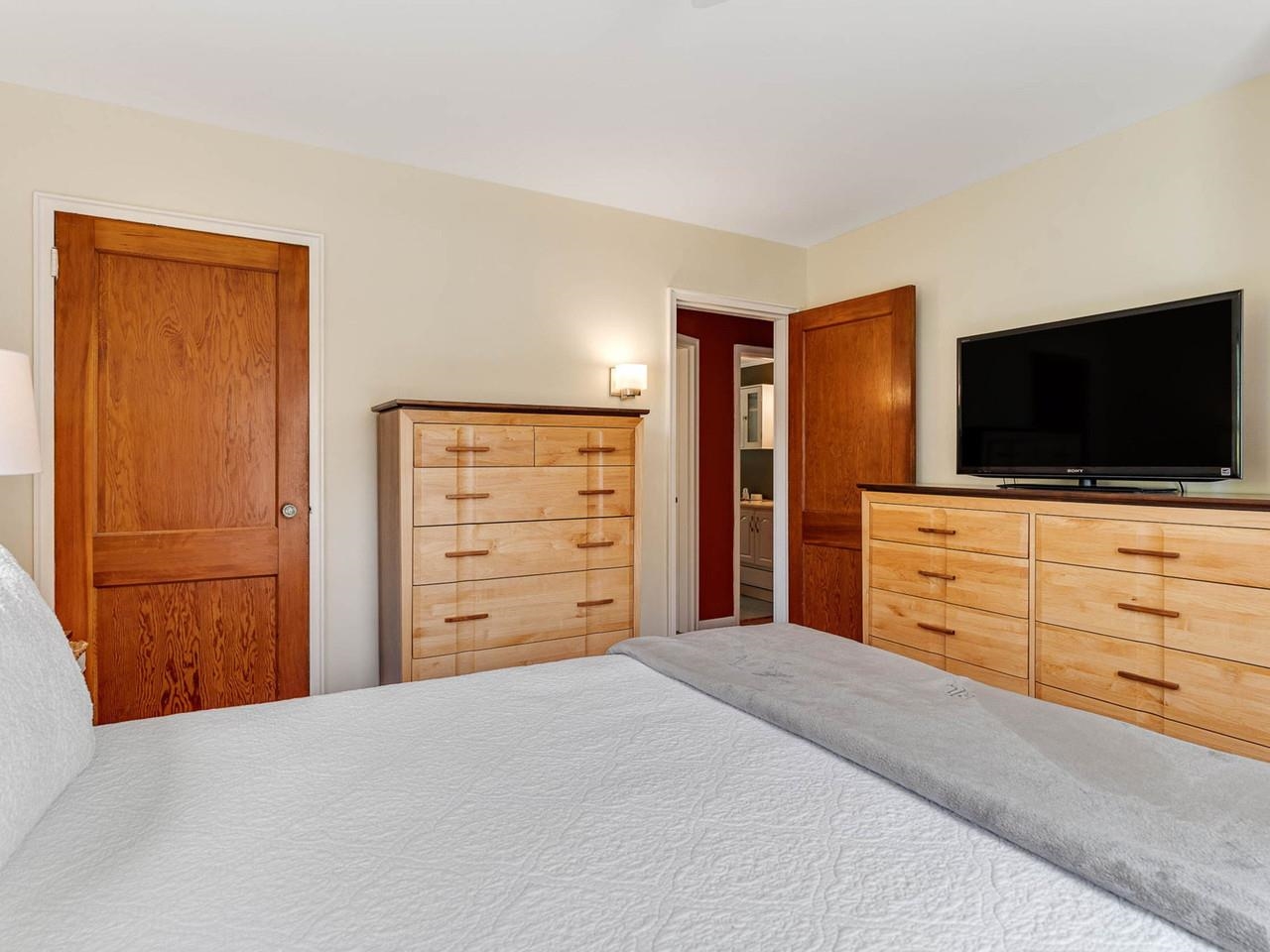 156 Woodlawn Road Burlington, VT 05408 - Photo 22 of 43