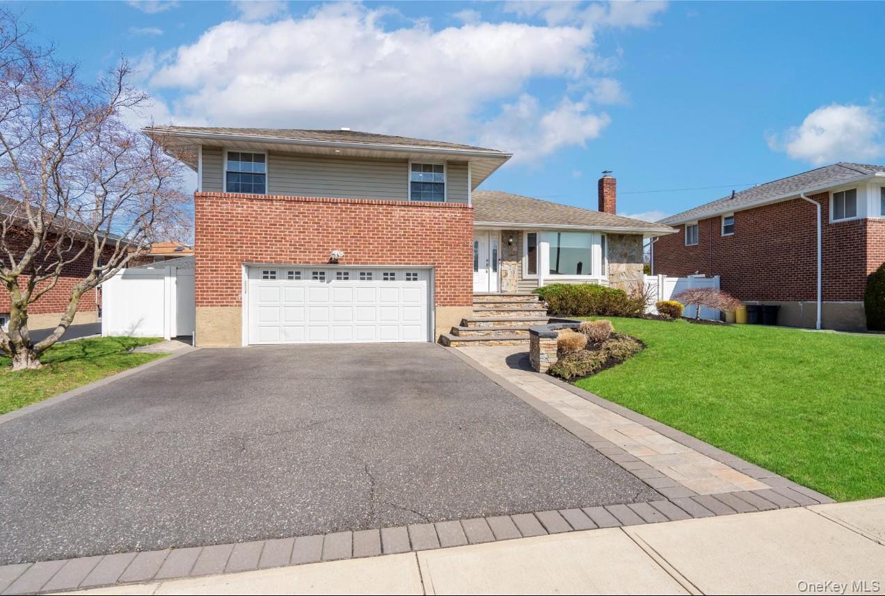 30 Deborah Road Syosset, NY 11791 - Photo 1 of 7