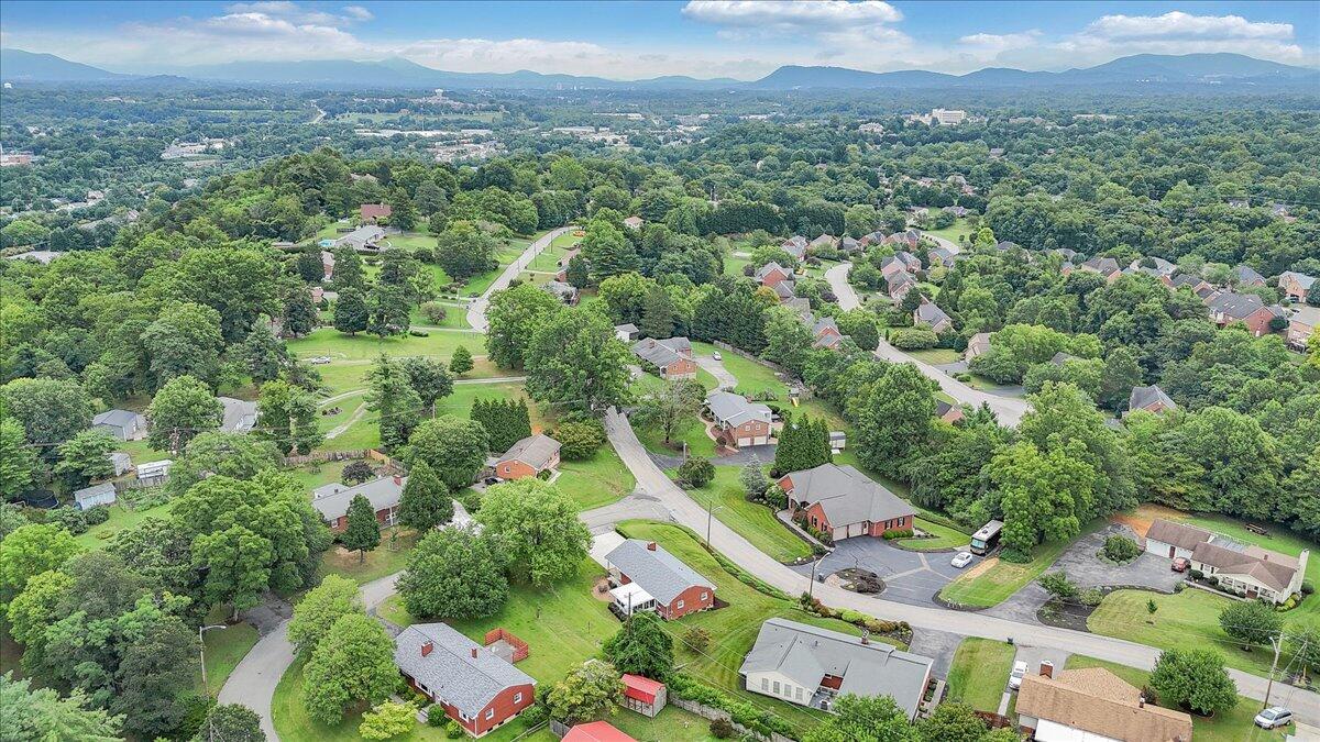 419 Diamond Road Salem, VA 24153 - Photo 66 of 76 18-DJI_20250710100726_0037_D