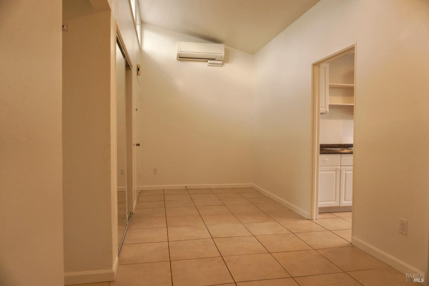 212 South E Street Santa Rosa, CA 95404 - Photo 4 of 22 Hallway