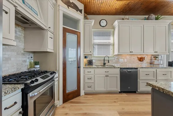 $590,000 | 209 South Front Street, Freeport, TX 77541