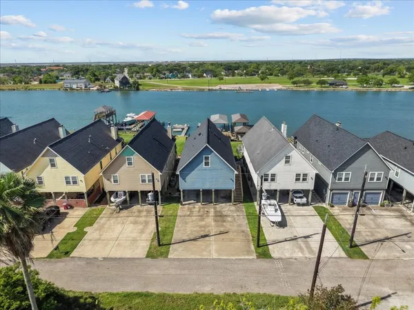 $590,000 | 209 South Front Street, Freeport, TX 77541