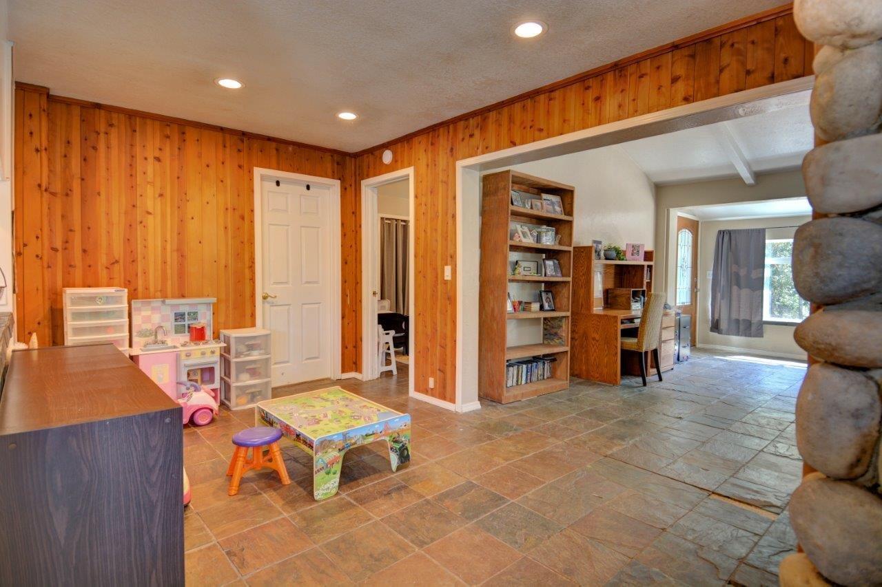 14717 East Antelope Road Eagle Point, OR 97524 - Photo 12 of 34 Additional Photo
