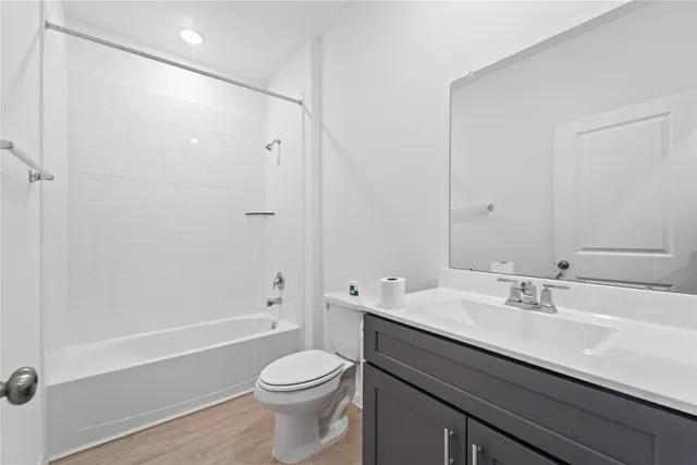 $2,500 | 3111 Freiberger Lane, Alvin, TX 77511