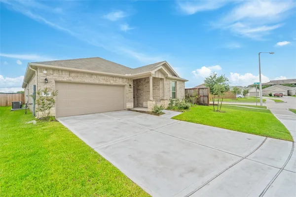 $2,500 | 3111 Freiberger Lane, Alvin, TX 77511