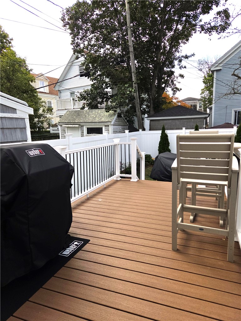 33 Slocum Street Newport, RI 02840 - Photo 16 of 31 New deck and railings