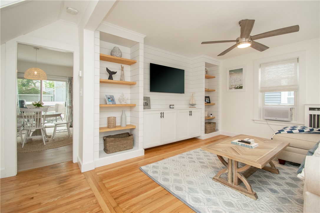 33 Slocum Street Newport, RI 02840 - Photo 7 of 31
