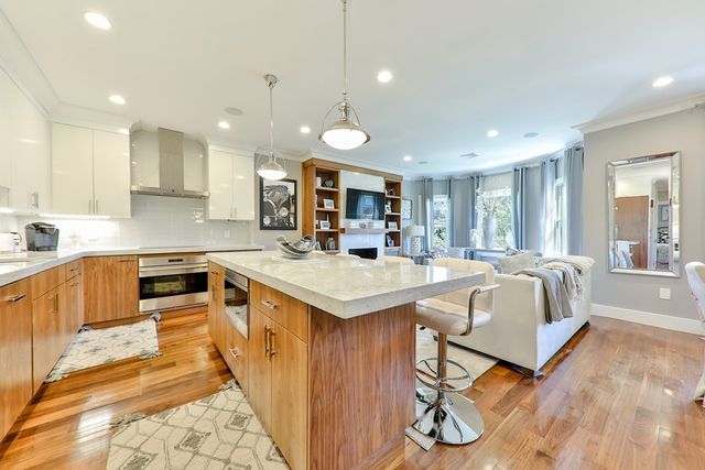 $2,150,000 | 375 Marlborough Street, Unit 4, Boston, MA 02115