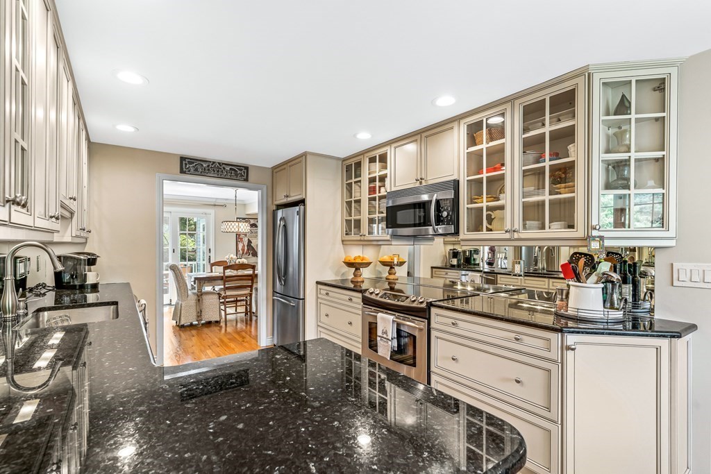 40 Fuller Pond Road Middleton, MA 01949 - Photo 14 of 42