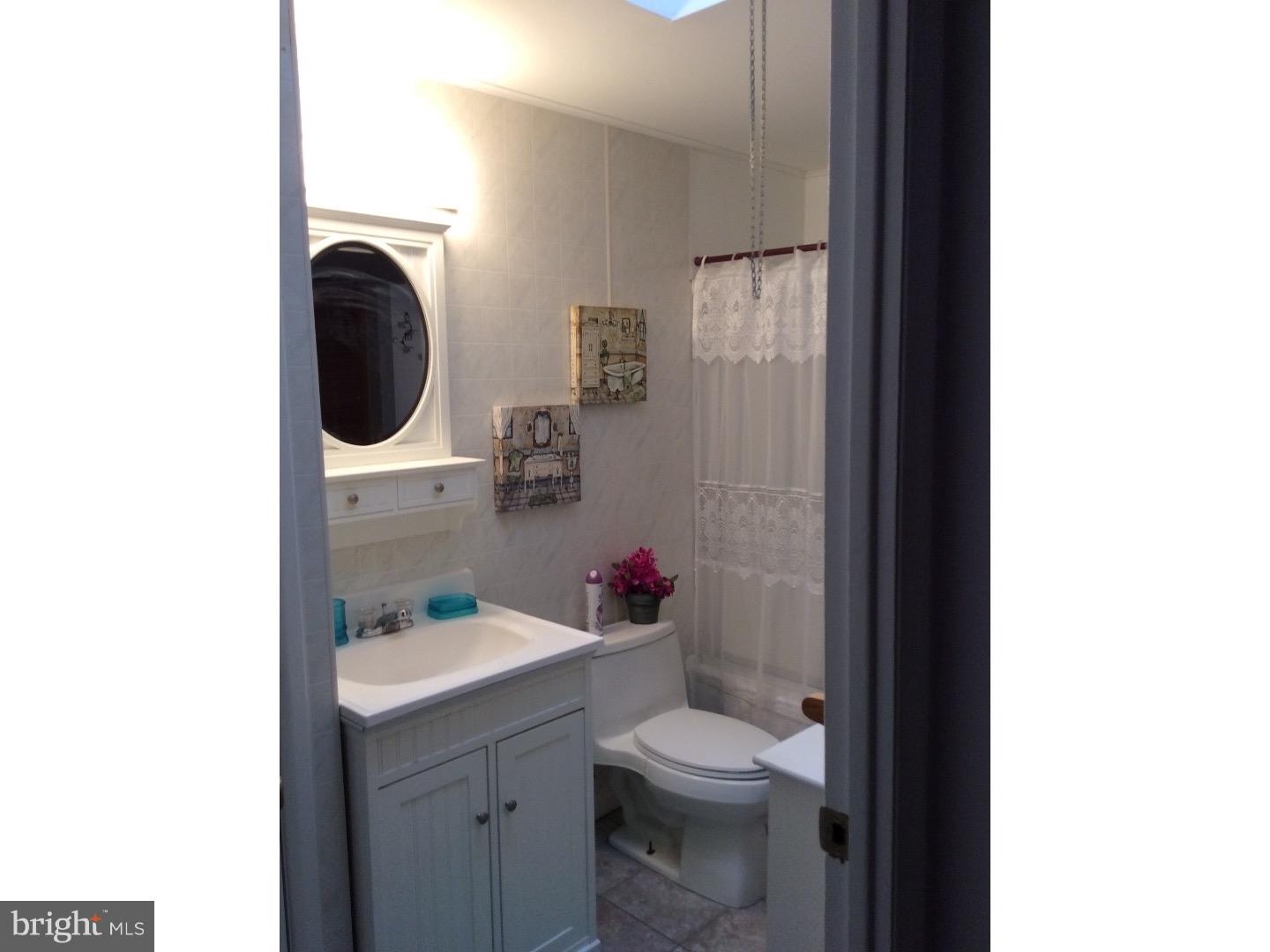 4213 Lawnside Road Philadelphia, PA 19154 - Photo 13 of 15 Bathroom