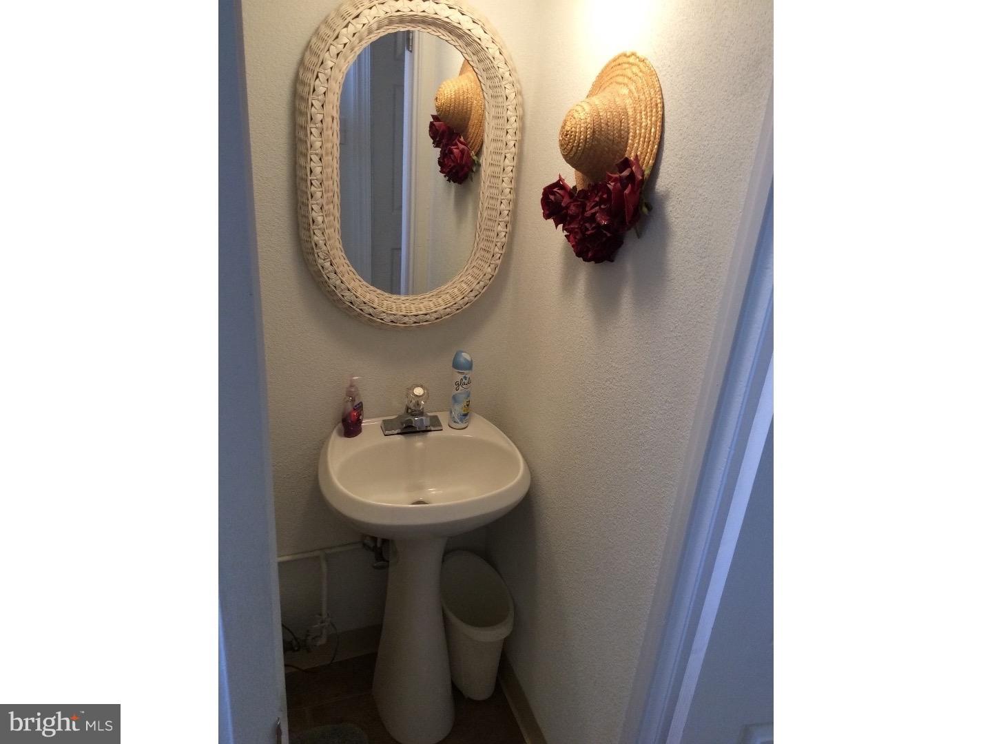 4213 Lawnside Road Philadelphia, PA 19154 - Photo 15 of 15 Bathroom