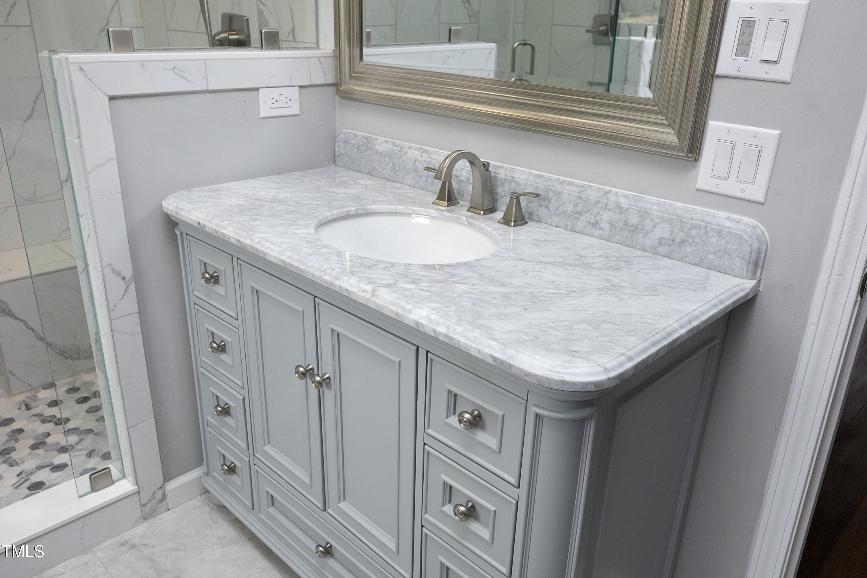 4713 Zebulon Road Zebulon, NC 27597 - Photo 25 of 37 Primary Bath