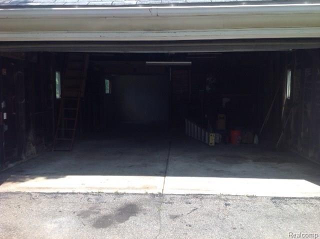 5415 Lapeer Road Burton, MI 48509 - Photo 3 of 13 4.JPG