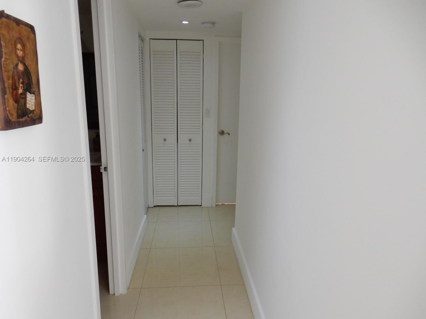 1420 Brickell Bay Drive, Unit 1406D Miami, FL 33131 - Photo 13 of 23