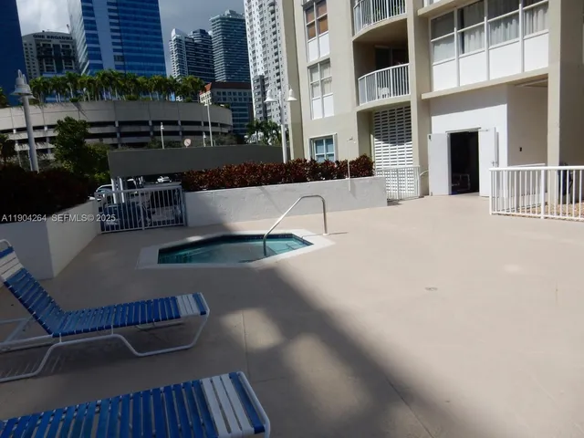 $3,350 | 1420 Brickell Bay Drive, Unit 1406D, Miami, FL 33131