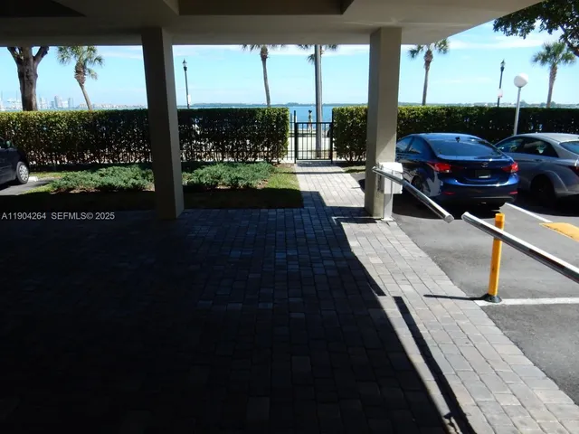 $3,350 | 1420 Brickell Bay Drive, Unit 1406D, Miami, FL 33131