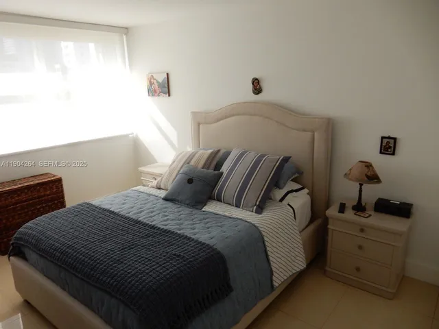 $3,350 | 1420 Brickell Bay Drive, Unit 1406D, Miami, FL 33131