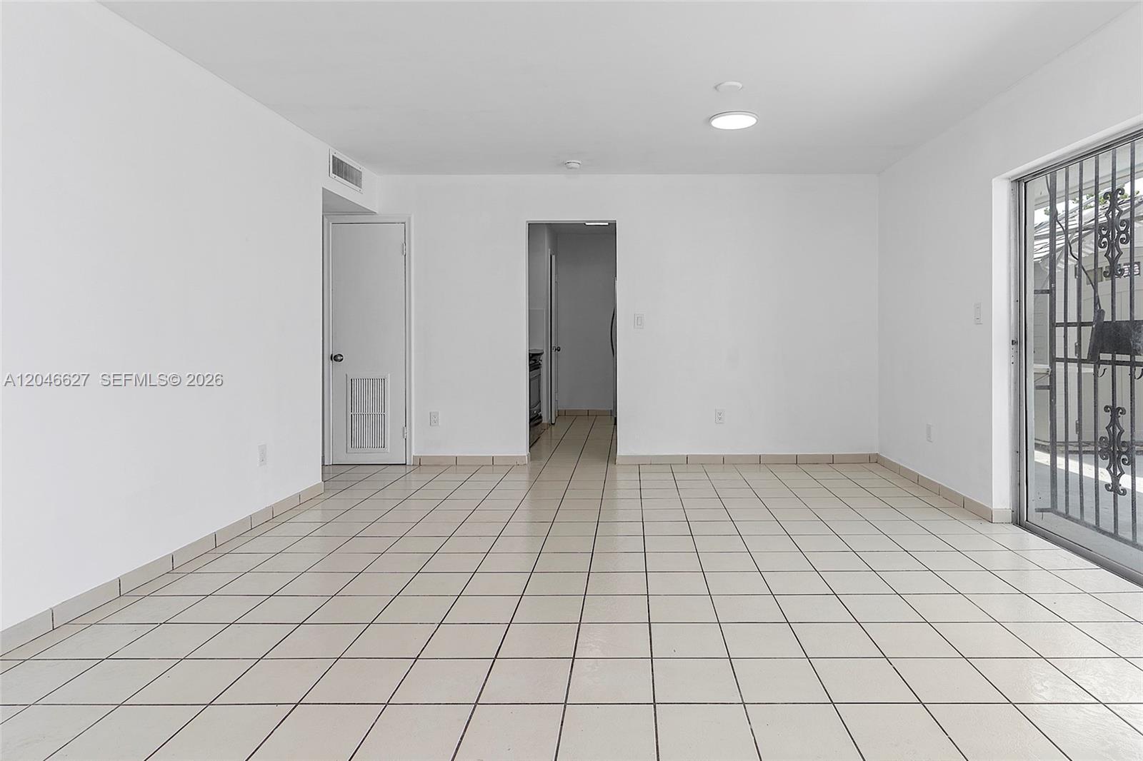 10112 Southwest 23rd Street Miami, FL 33165 - Photo 7 of 32