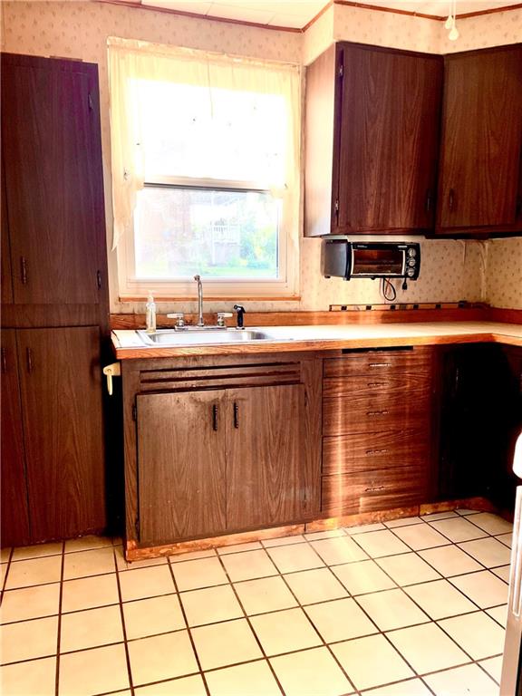 2994 Roland Pittsburgh, PA 15227 - Photo 8 of 22 Gallery Image 8