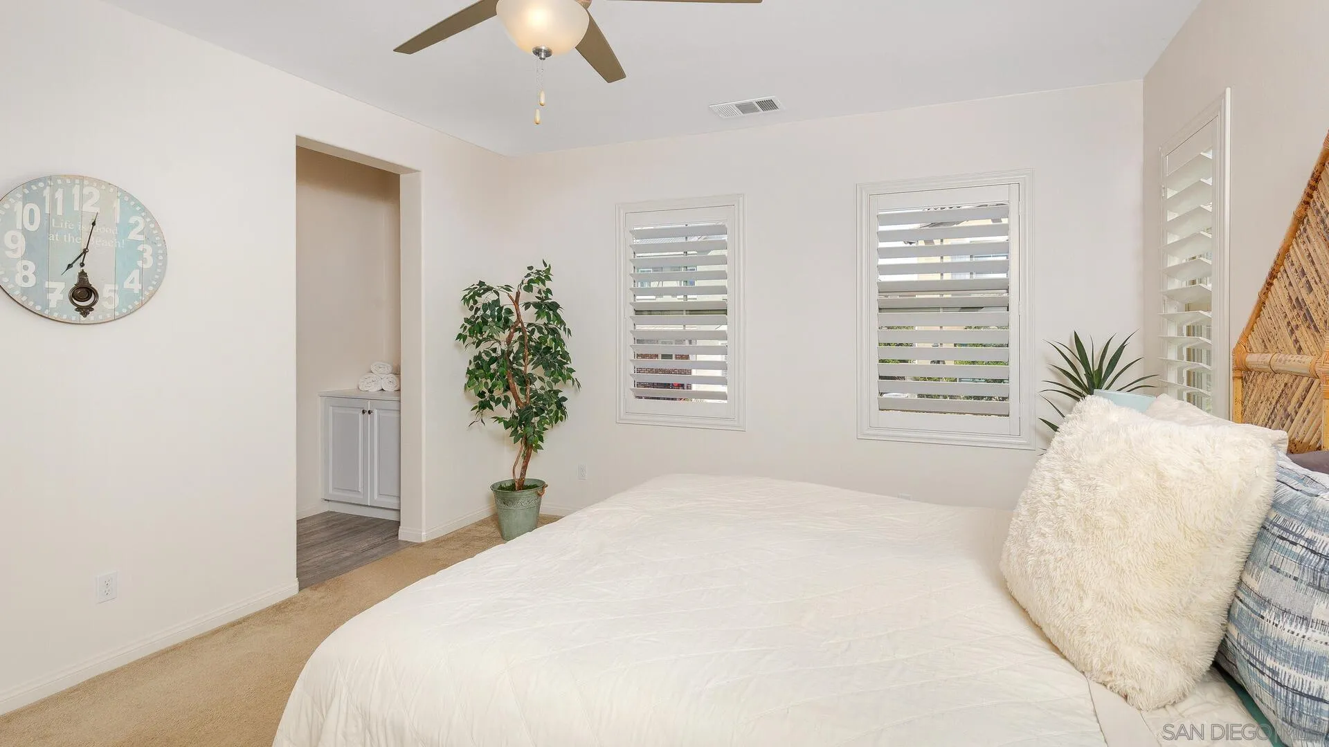 15575 Tanner Ridge Road San Diego, CA 92127 - Photo 14 of 41 a bedroom with a bed and a window