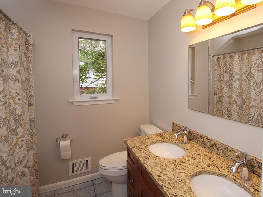 10703 Glenwild Road Silver Spring, MD 20901 - Photo 15 of 26 Bath