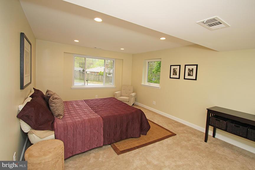 10703 Glenwild Road Silver Spring, MD 20901 - Photo 22 of 26 Bedroom