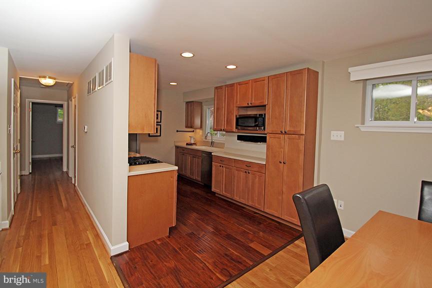 10703 Glenwild Road Silver Spring, MD 20901 - Photo 7 of 26 Kitchen
