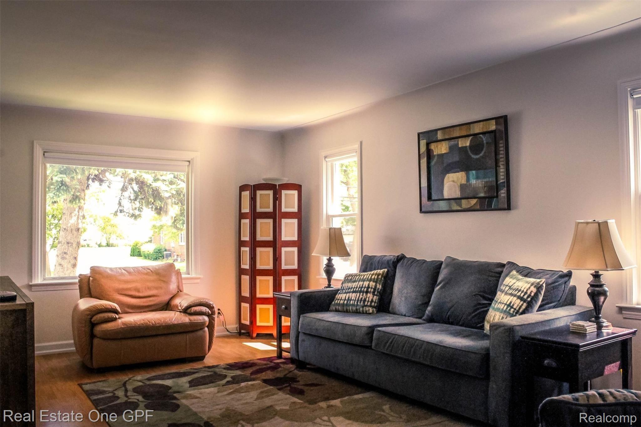 25847 Peter Kaltz Road Warren, MI 48091 - Photo 9 of 54 9 Living Room.jpg